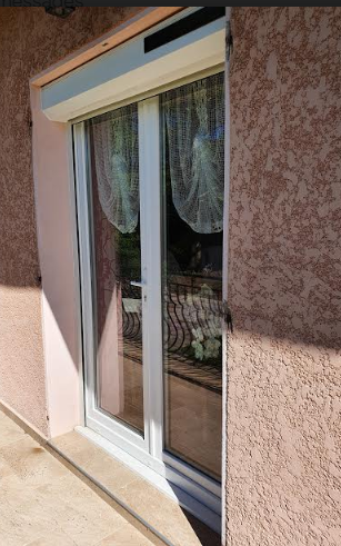 INSTALLATION DE VOLETS ROULANTS SOLAIRE  A CHAPONNAY PAR VOTRE MENUISIER MVM 