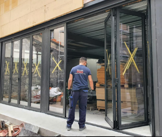 QU' ELLE POSE CHOISIR POUR LE REMPLACEMENT DE CES FENETRES- NOTRE EXPERT VOUS CONSEILLE !