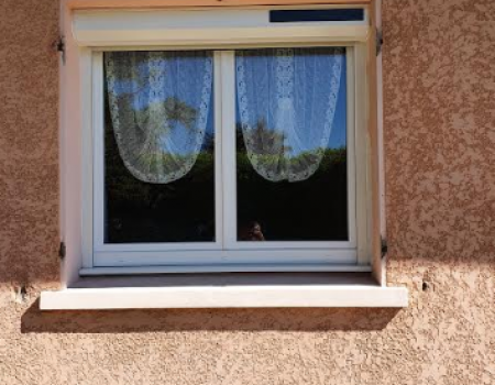 INSTALLATION DE VOLETS ROULANTS SOLAIRE  A CHAPONNAY PAR VOTRE MENUISIER MVM 