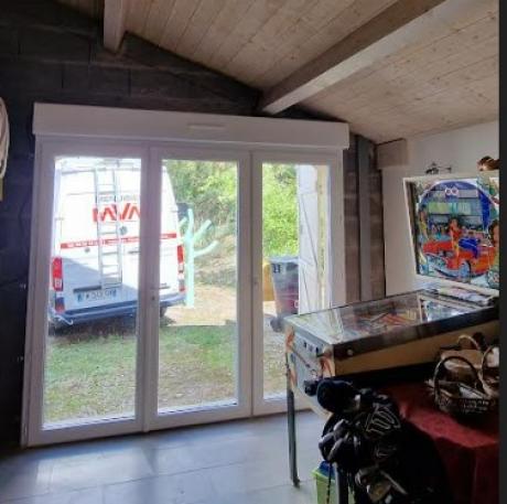 AGENCEMENT D'UN GARAGE EN PIECE DE VIE, PORTE FENÊTRES AVEC VOLET ROULANT, DOMMARTIN AGENCEMENT D'UN GARAGE EN PIECE DE VIE, PORTE FENÊTRES AVEC VOLET ROULANT, DOMMARTIN