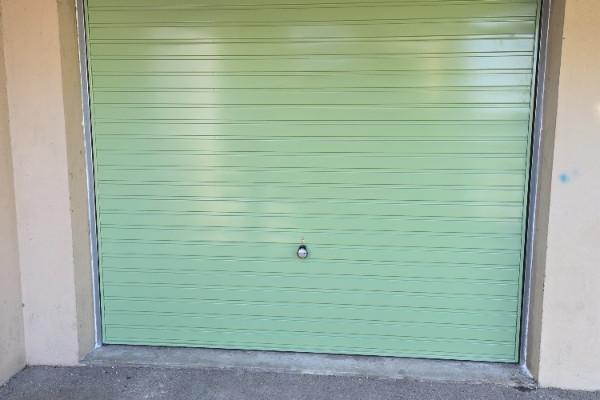 Installation de porte de garage, MVM menuisier Lyon et ses commues