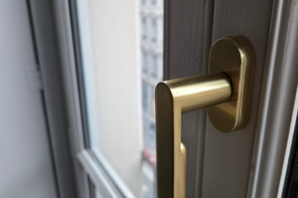 Fenêtres Bois isolante à double vitrage , posé sur Lyon 2 MVM Menuisier