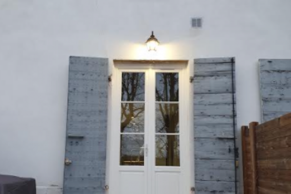 PORTE FENETRE BOIS  AVEC VITRAGE RETARDATAIRE D'EFFRACTION - CHARBONNIERE