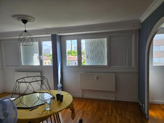 Fenêtres PVC à Lyon - Pose rénovation par MVM menuisier, vente et installation PVC 