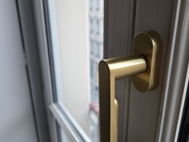 Fenêtres Bois isolante à double vitrage , posé sur Lyon 2 MVM Menuisier