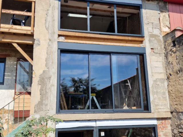 RENOVATION DE CORPS DE FERME. OPTEZ POUR NOTRE GAMME THERMIQUE ALUMINIUM - PIERRE BENITE