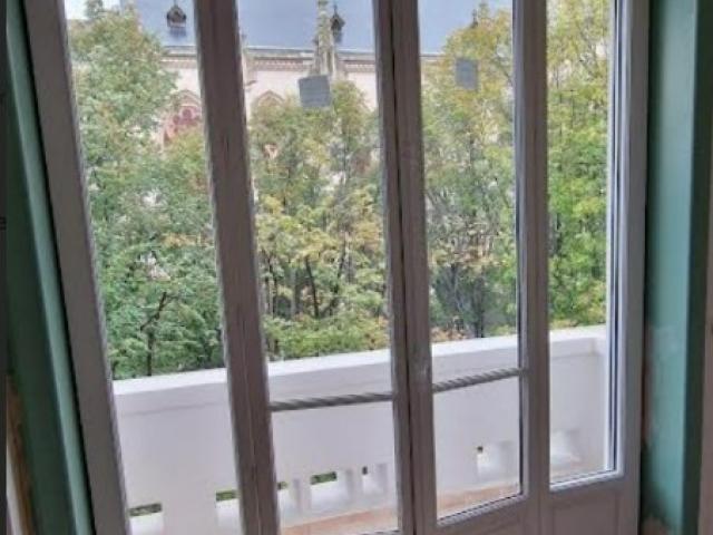 MAGNIFIQUE MENUISERIE BOIS EN OUVRANT AFFLEURANT - UN APPARTEMENT LUXUEUX LYON 6