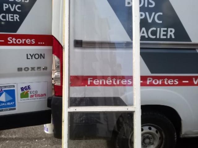 REMPLACEMENT DE VITRES CASSÉES -TOUT TYPE DE VITRAGE SUR MESURE 30 KM AUTOUR DE LYON